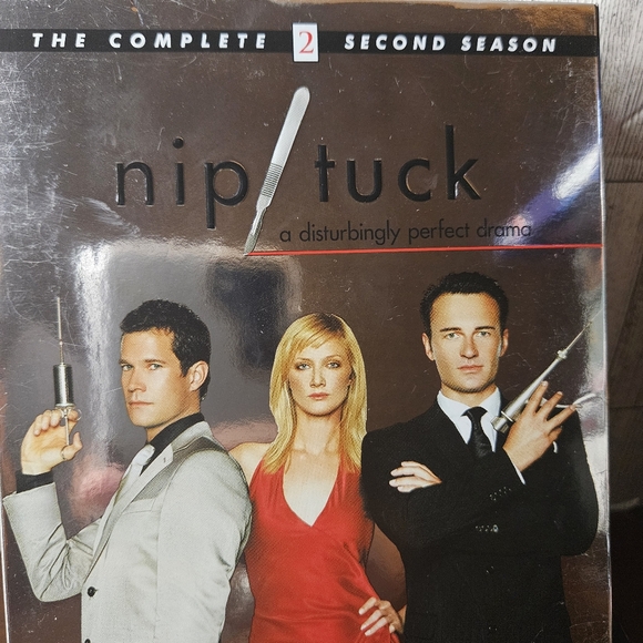 Nip Tuck The Complete Second Season DVD Season Two 2 Color 773 Minutes 6-Disc St - Picture 2 of 4